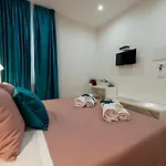 Claire Bed & Breakfast 3*