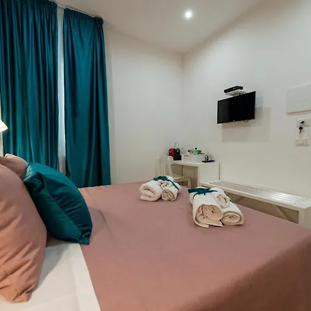 Claire Bed & Breakfast *